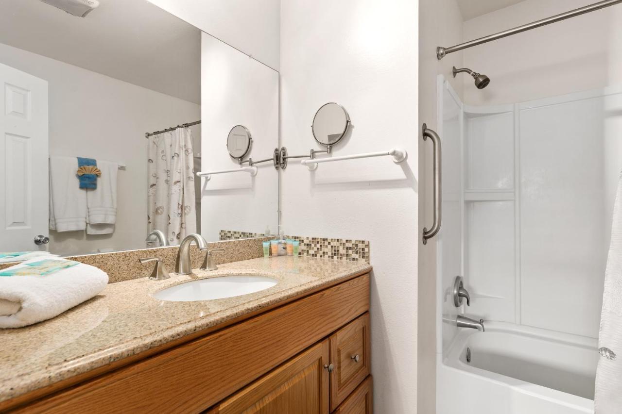313B Steps From The Sand At Harbor Beach - Free Wifi Oceanside Exterior photo