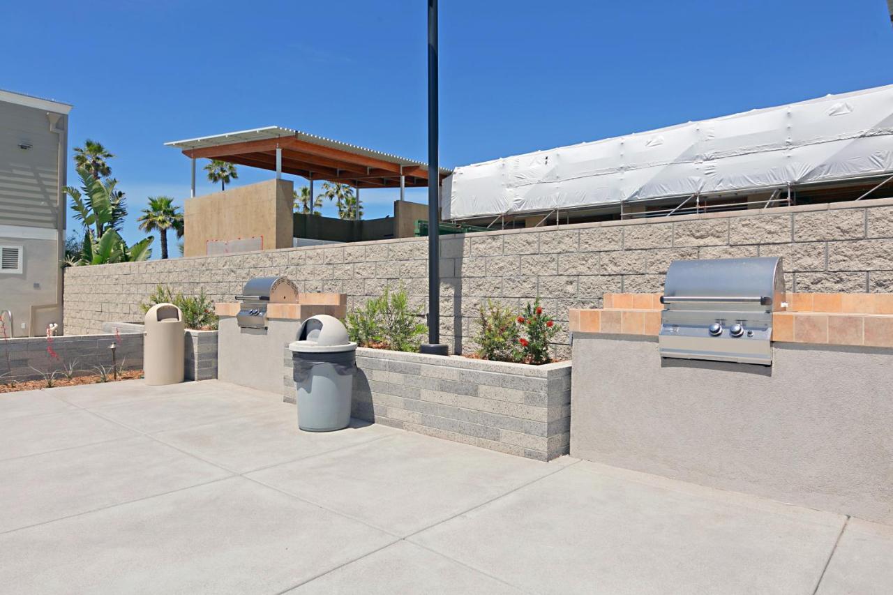 313B Steps From The Sand At Harbor Beach - Free Wifi Oceanside Exterior photo
